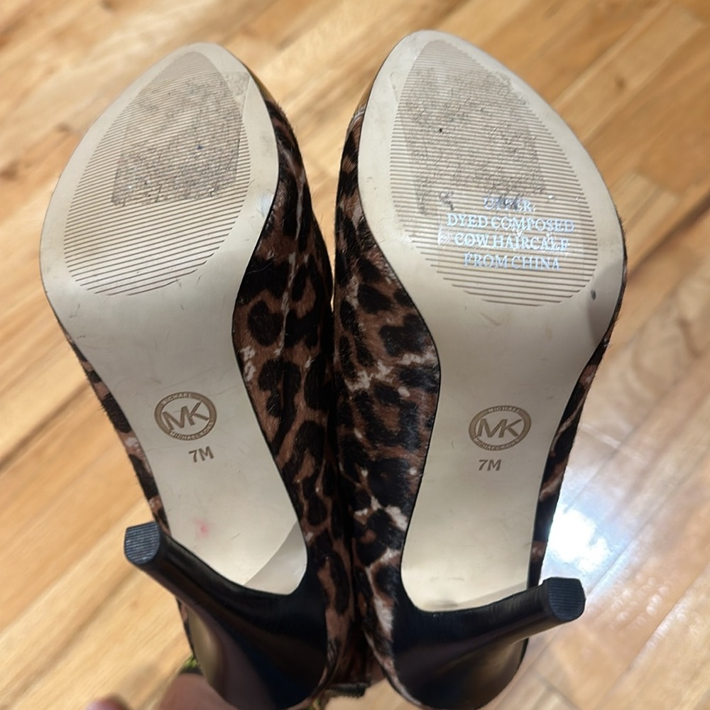 Michael Kors Women’s Cheetah Zip Up Booties Great Condition sz 7 - Picture 7 of 8